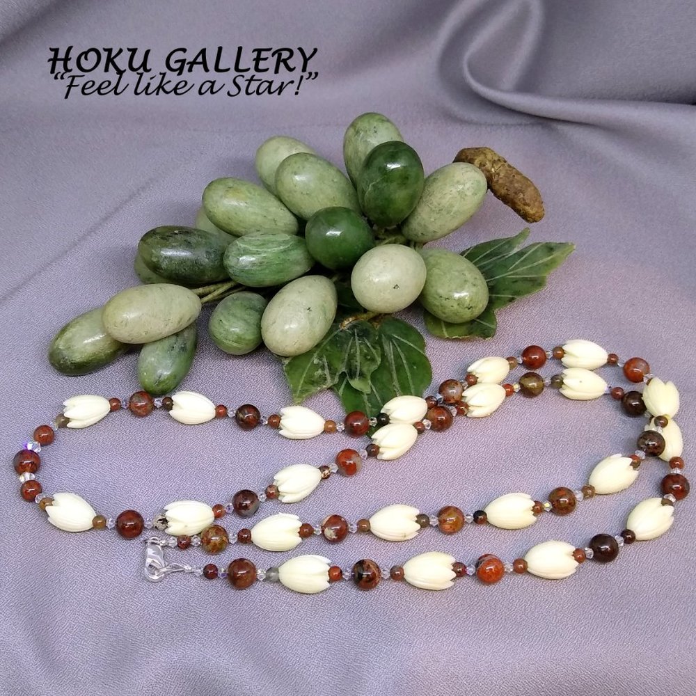 NWOT Necklace, Vintage Resin Pikaki Poppy Jasper, AB Crystal Beads Handmade 34"